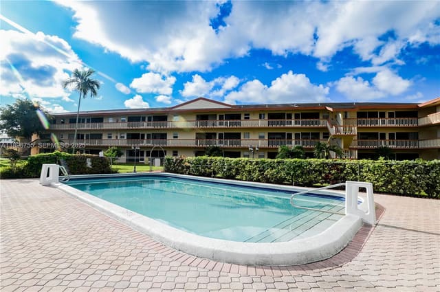 5300 Washington Street G230, Hollywood, FL 33021