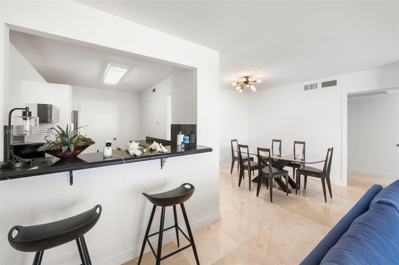 5555 Collins Avenue 14E, Miami Beach, FL 33140 photo 11