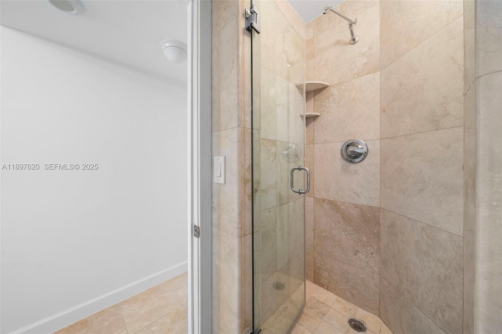 5555 Collins Avenue 14E, Miami Beach, FL 33140 photo 14