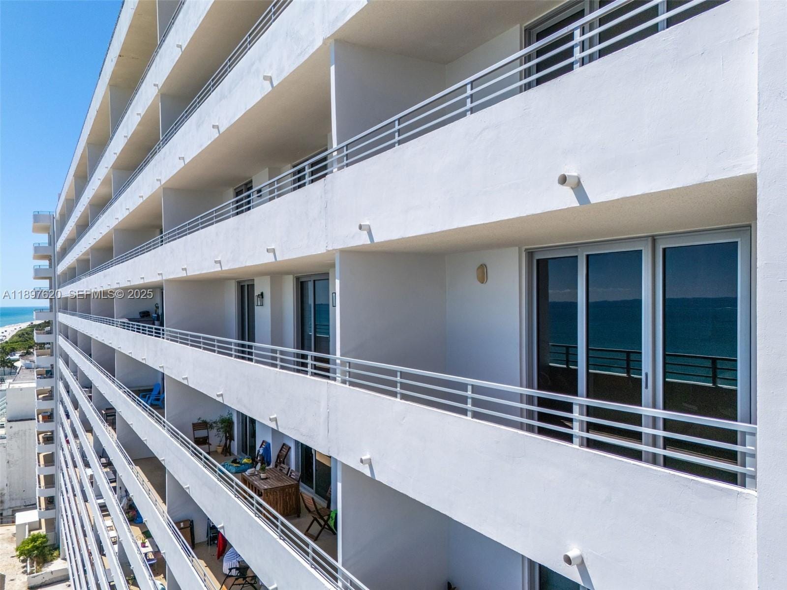 5555 Collins Avenue 14E, Miami Beach, FL 33140 photo 30