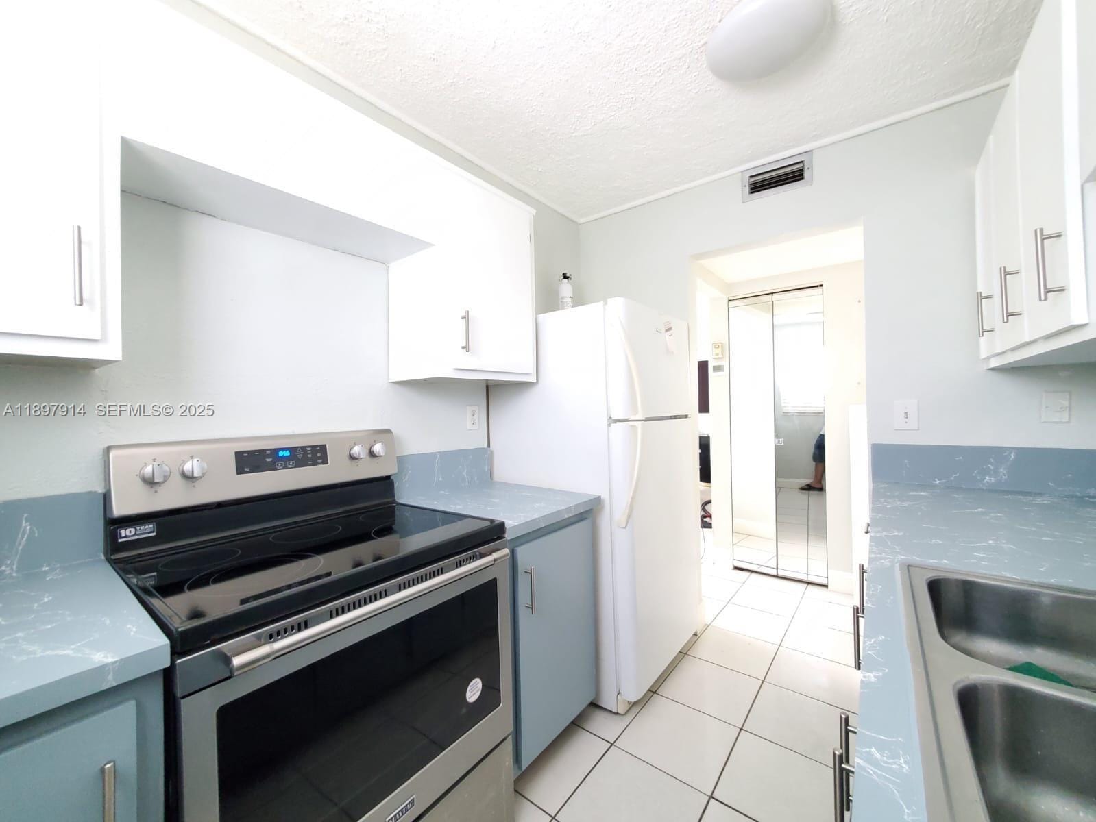 201 178th Drive 340, Sunny Isles Beach, FL 33160 photo 7