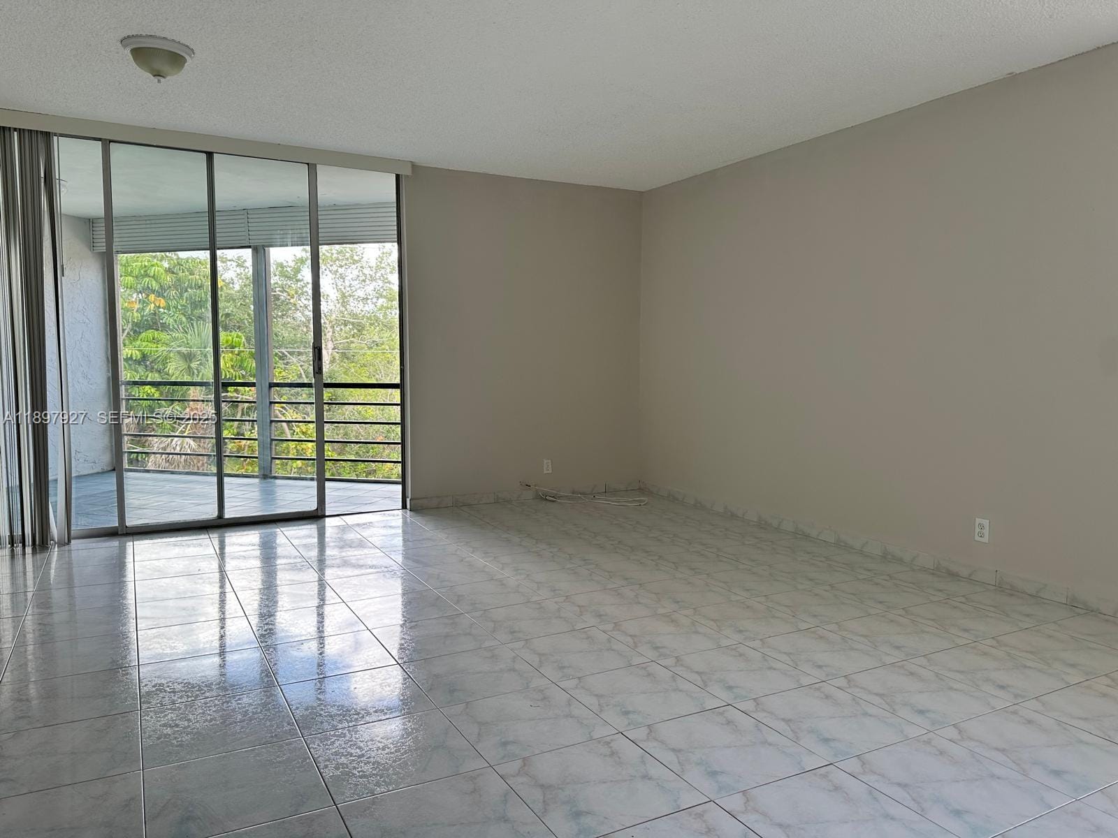 3100 N Pine Island Road 310 — photo 2