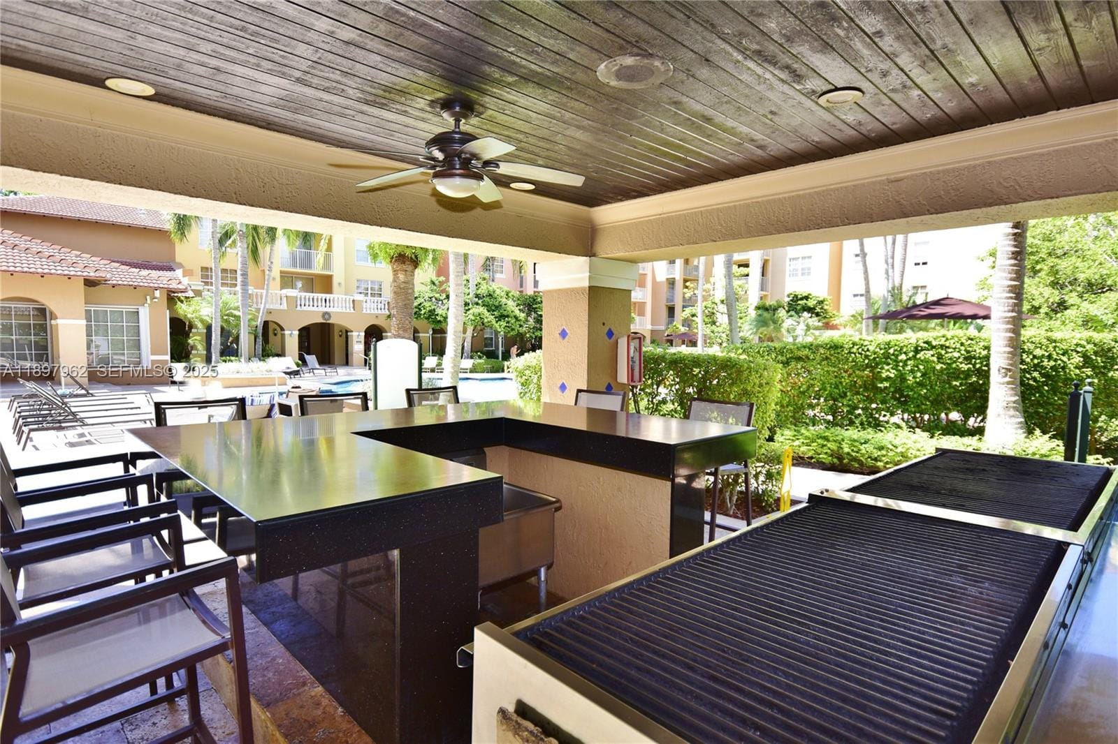 19501 E Country Club Drive 9404, Aventura, FL 33180 photo 23