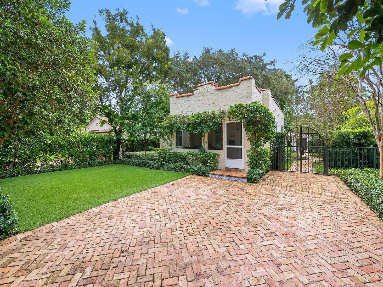 720 SE 7th Street, Fort Lauderdale, FL 33301