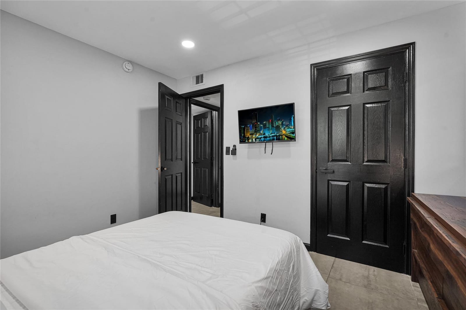 621 NE 28th Street, Wilton Manors, FL 33334 photo 23