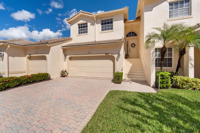 8134 Carnoustie Place, Port St. Lucie, FL 34986