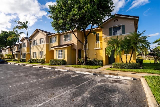 6051 SW 19th Place, San Remo, North Lauderdale, FL