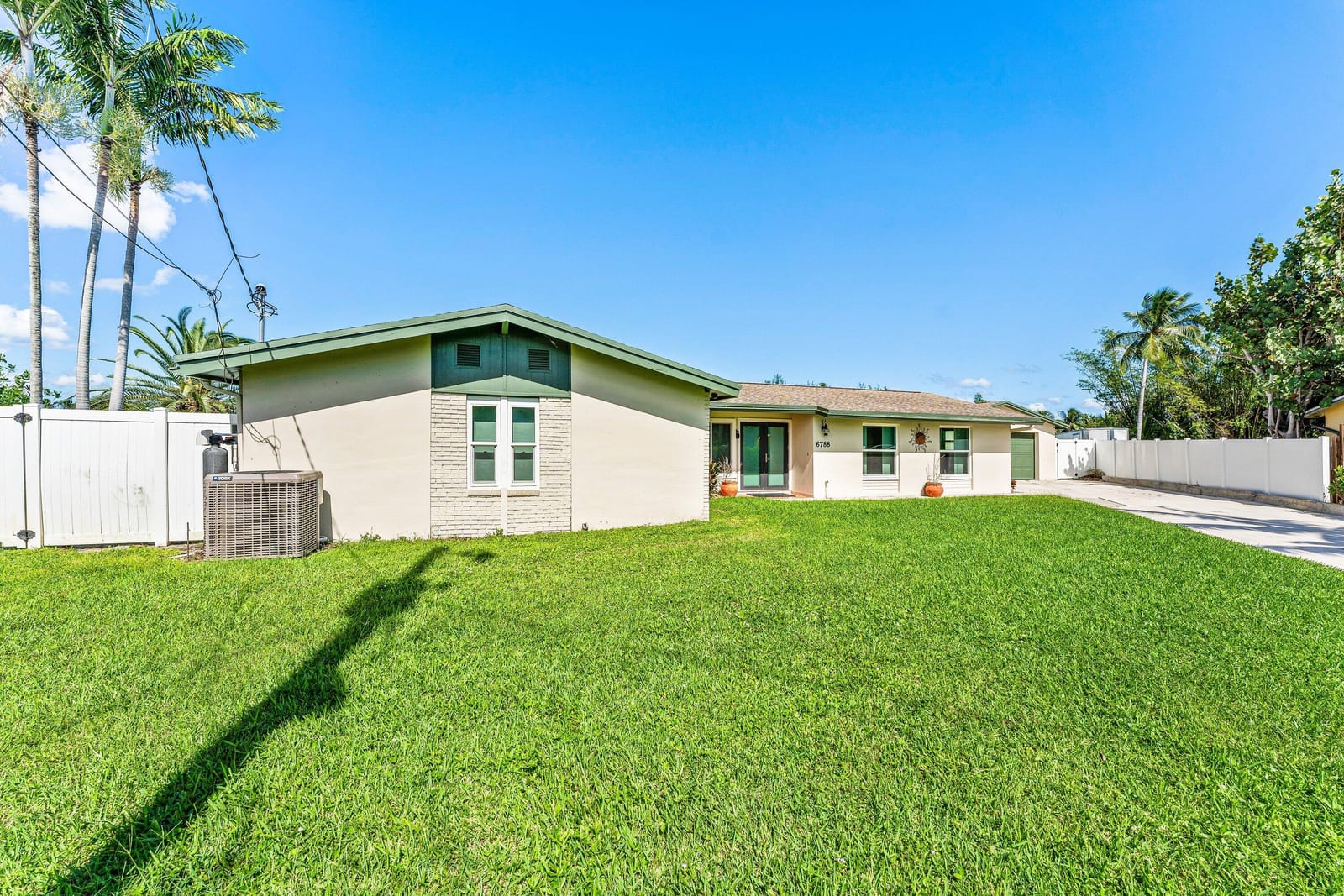 6788 Bayshore Drive, Lake Worth, FL 33462 photo 7