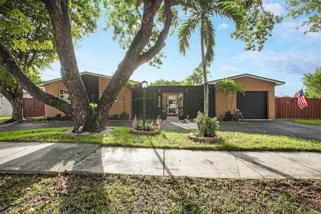 5650 SW 91 Avenue, Miami, FL 33173