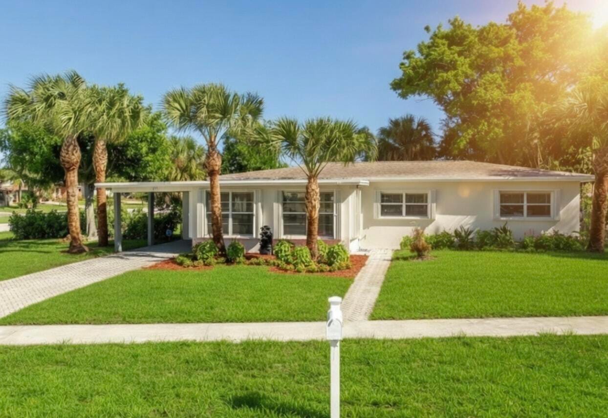 702 S 12th Street, Lantana, FL 33462