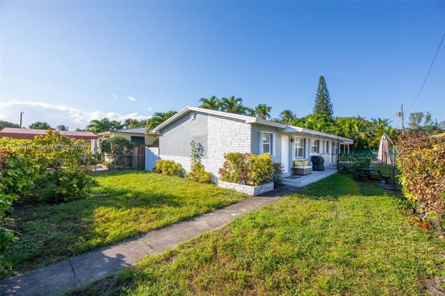 2235 Coolidge Street, Hollywood, FL 33020