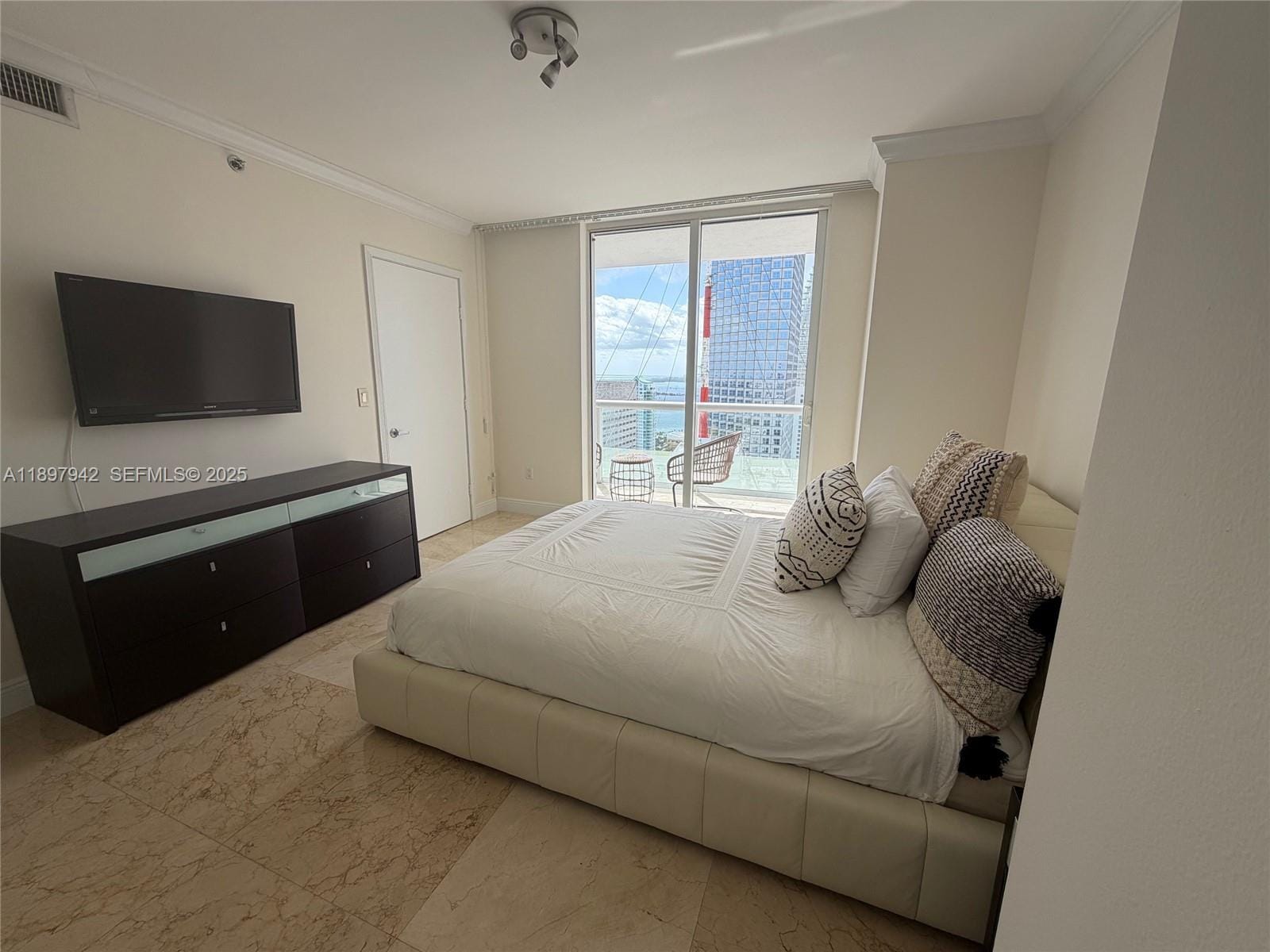 50 Biscayne Boulevard 5211, Miami, FL 33132 photo 12