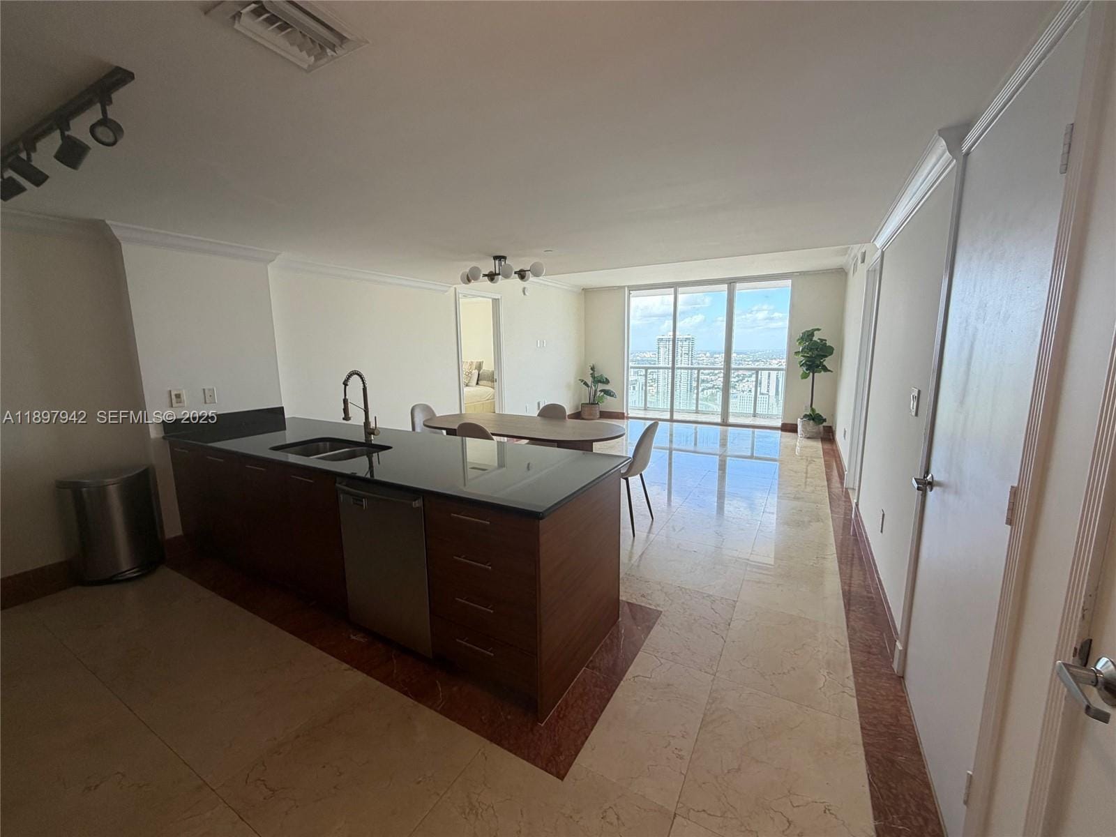 50 Biscayne Boulevard 5211, Miami, FL 33132 photo 6