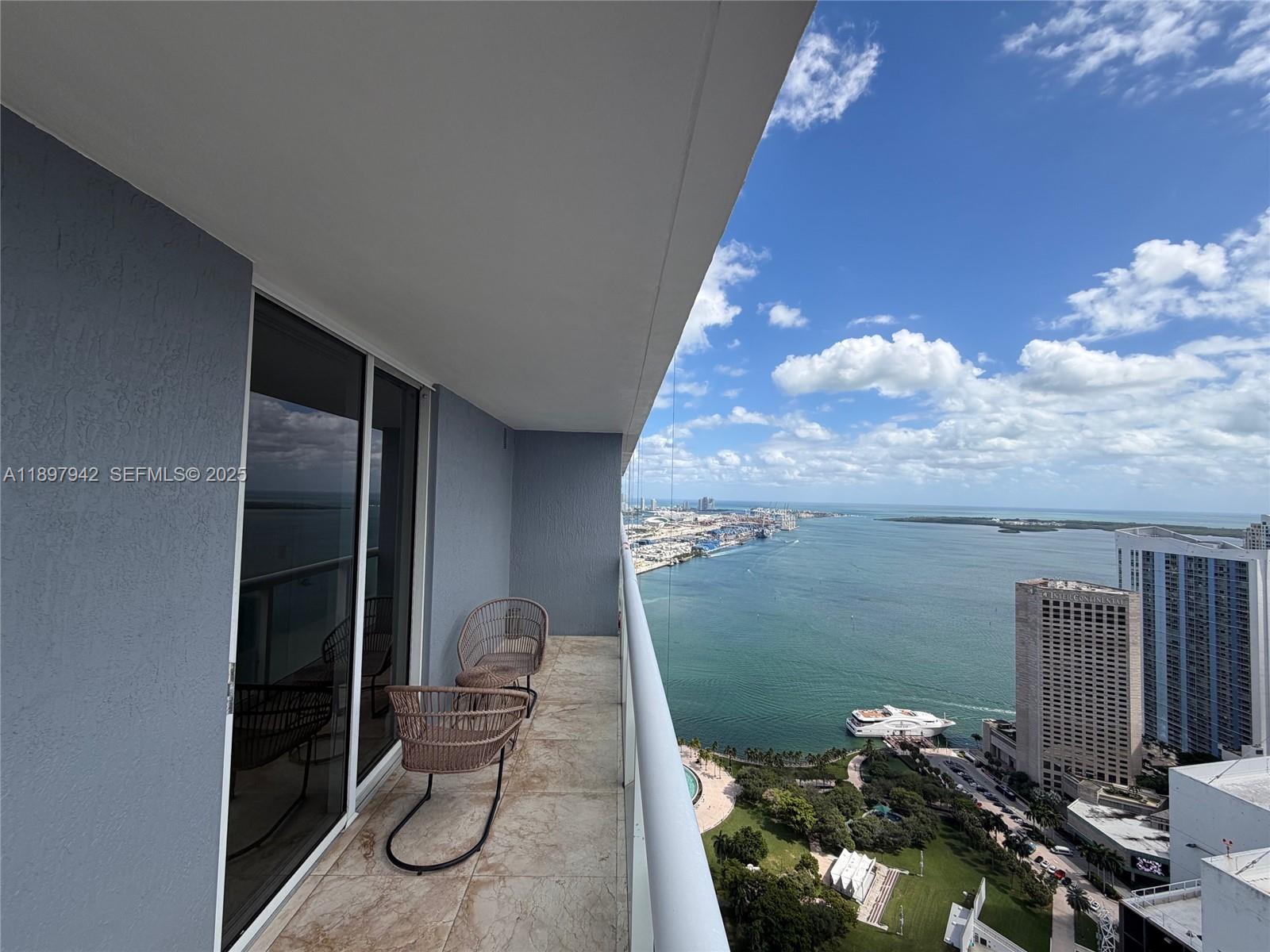 50 Biscayne Boulevard 5211, Miami, FL 33132, Miami