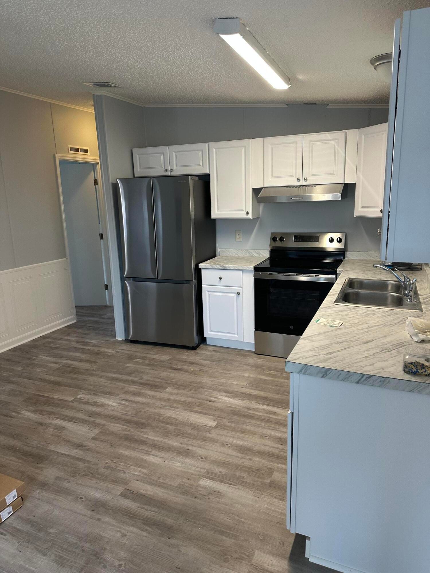 528 Tropical Isles Circle — photo 2