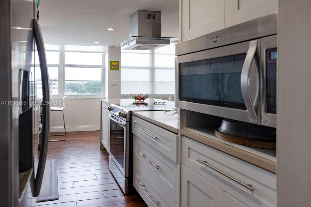 1300 Saint Charles Place PH12 — photo 9