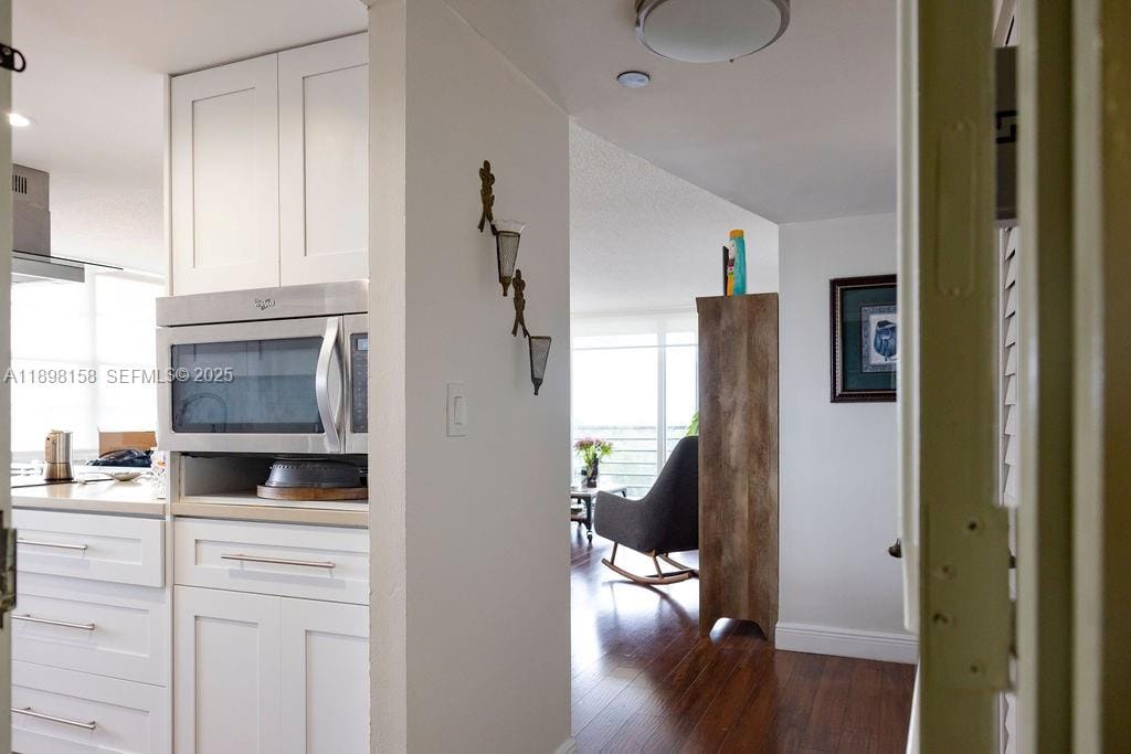 1300 Saint Charles Place PH12 — photo 10