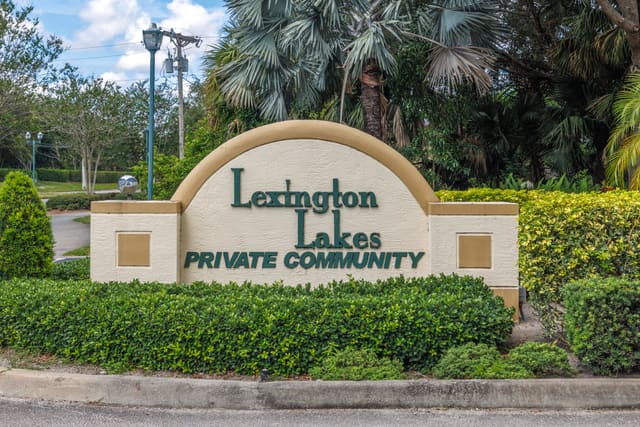 3151 Lexington Lakes Drive SE 202, Stuart, FL 34994