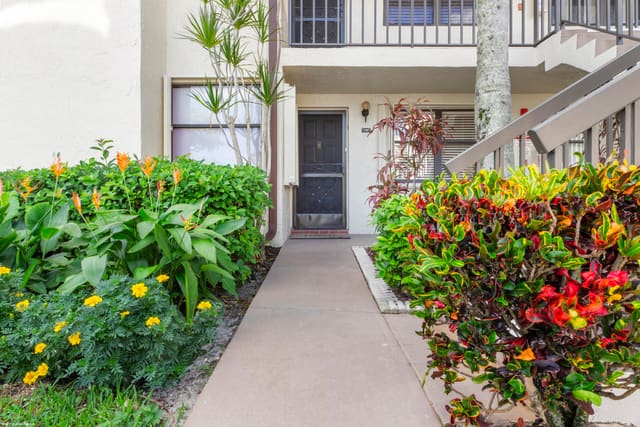 7698 Tahiti Lane 105, sold in Lucerne Pointe One,Two,Three Four,Seven,Eight,Nine, Lake Worth, FL