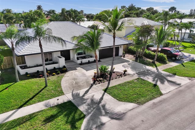 340 Oregon Lane, Boca Raton, FL 33487