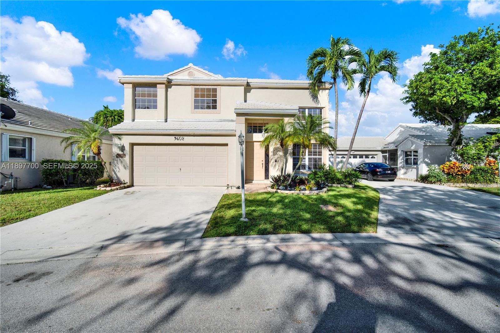 9602 NW 8th Circle, Plantation, FL 33324