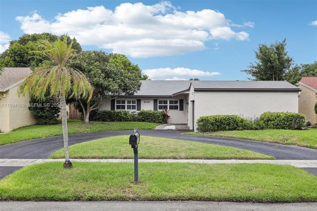 9360 NW 33rd Manor, Sunrise, FL 33351