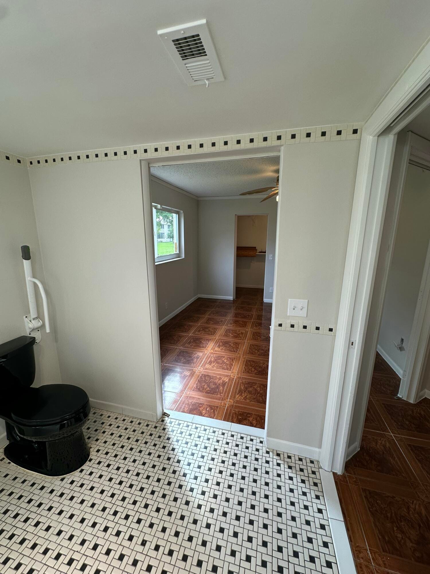 193 Chatham J, West Palm Beach, FL 33417 photo 16
