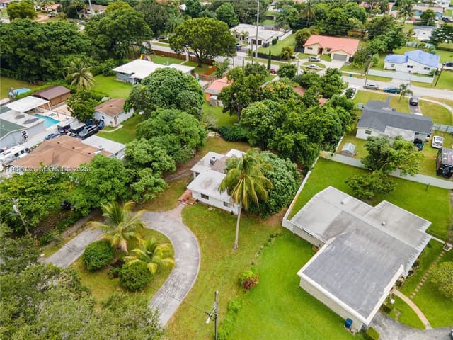 28 NE 164th Street, sold in Bisc Gardens Sec C, Miami, FL