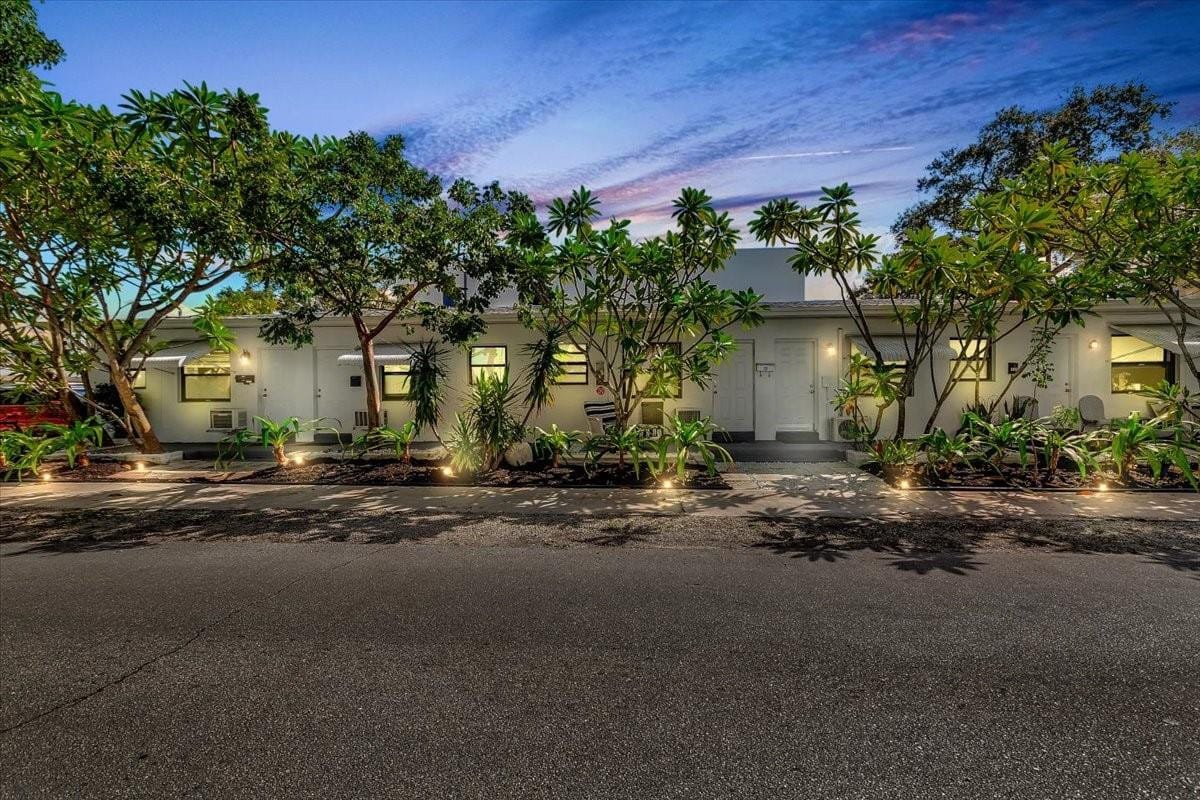 560 NE 15th Avenue, Fort Lauderdale, FL 33301