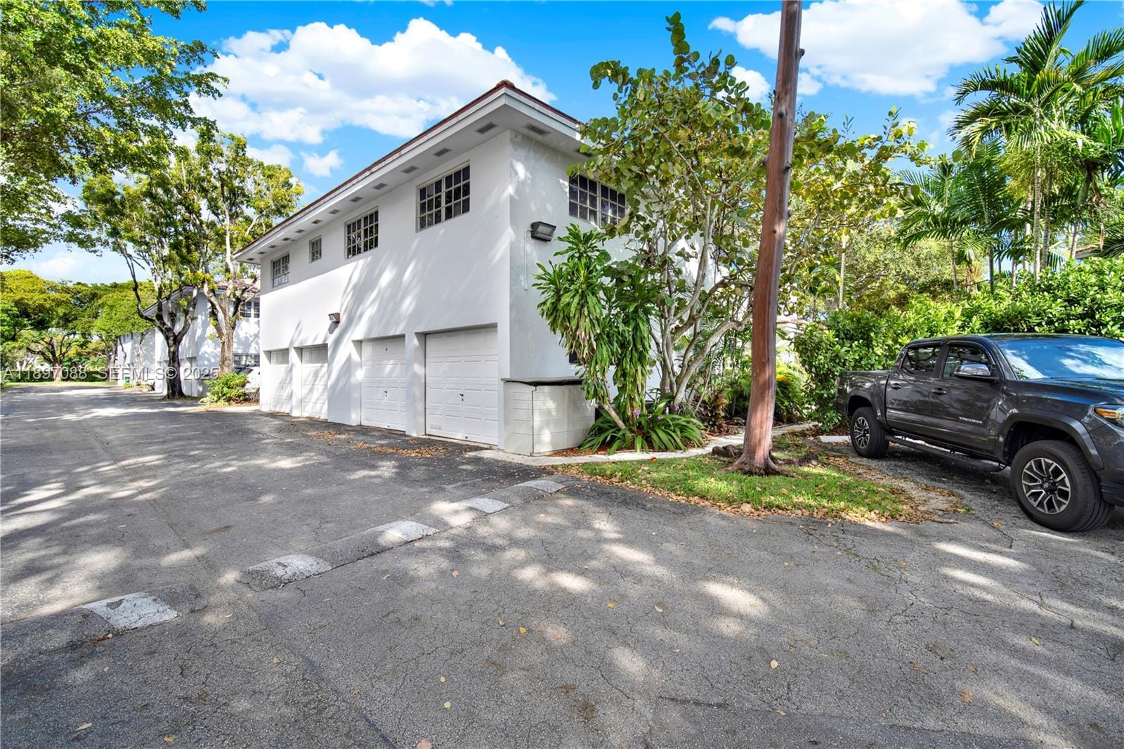 7966 Camino Circle B-3, Miami, FL 33143