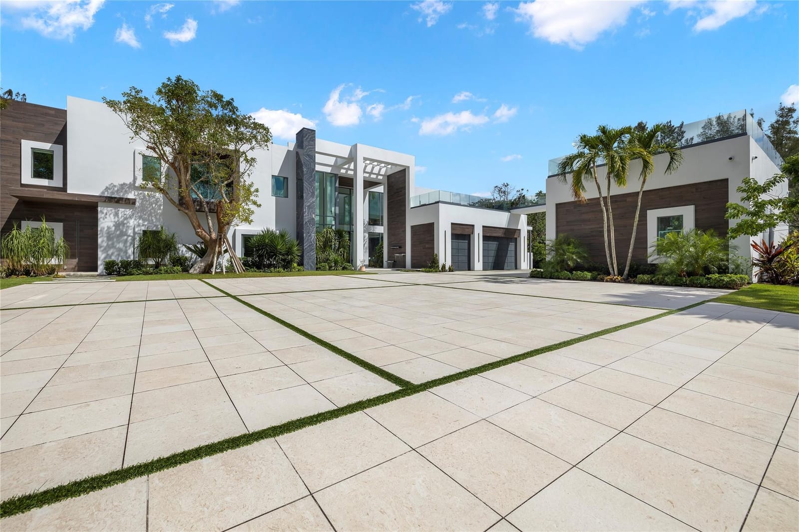 8833 NW 70th Court — photo 4