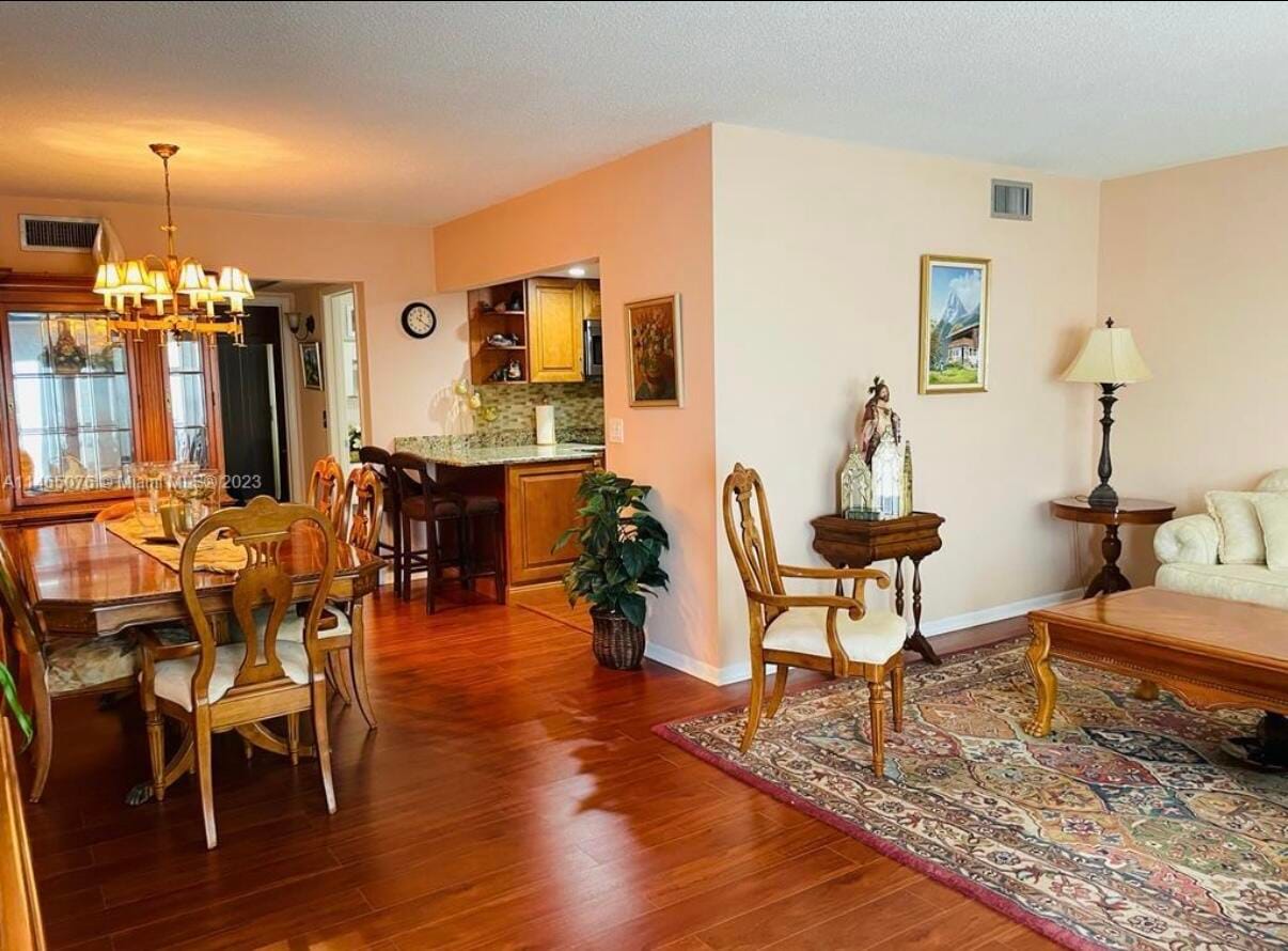308 Wellington D — photo 2