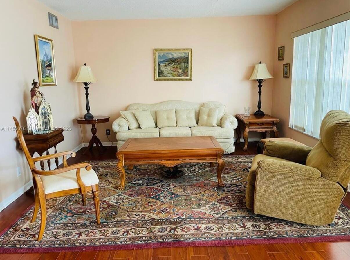 308 Wellington D — photo 4