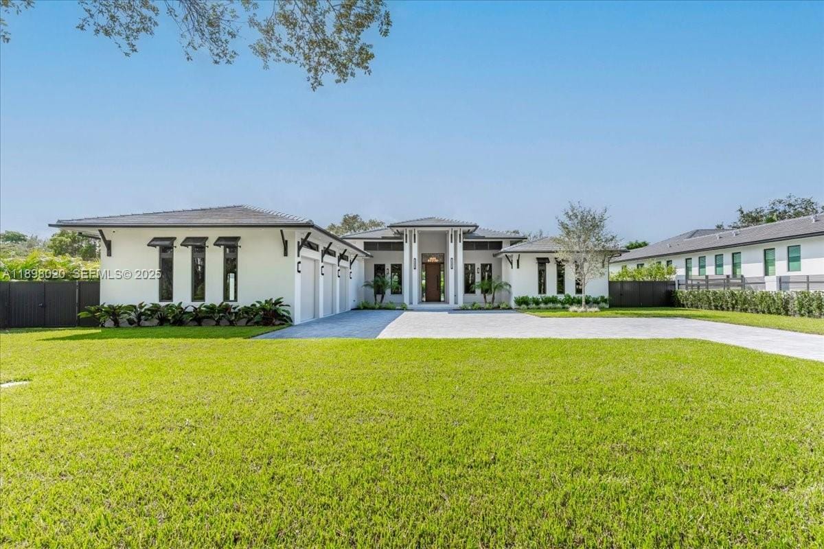 7110 SW 82 Avenue, Miami, FL 33143