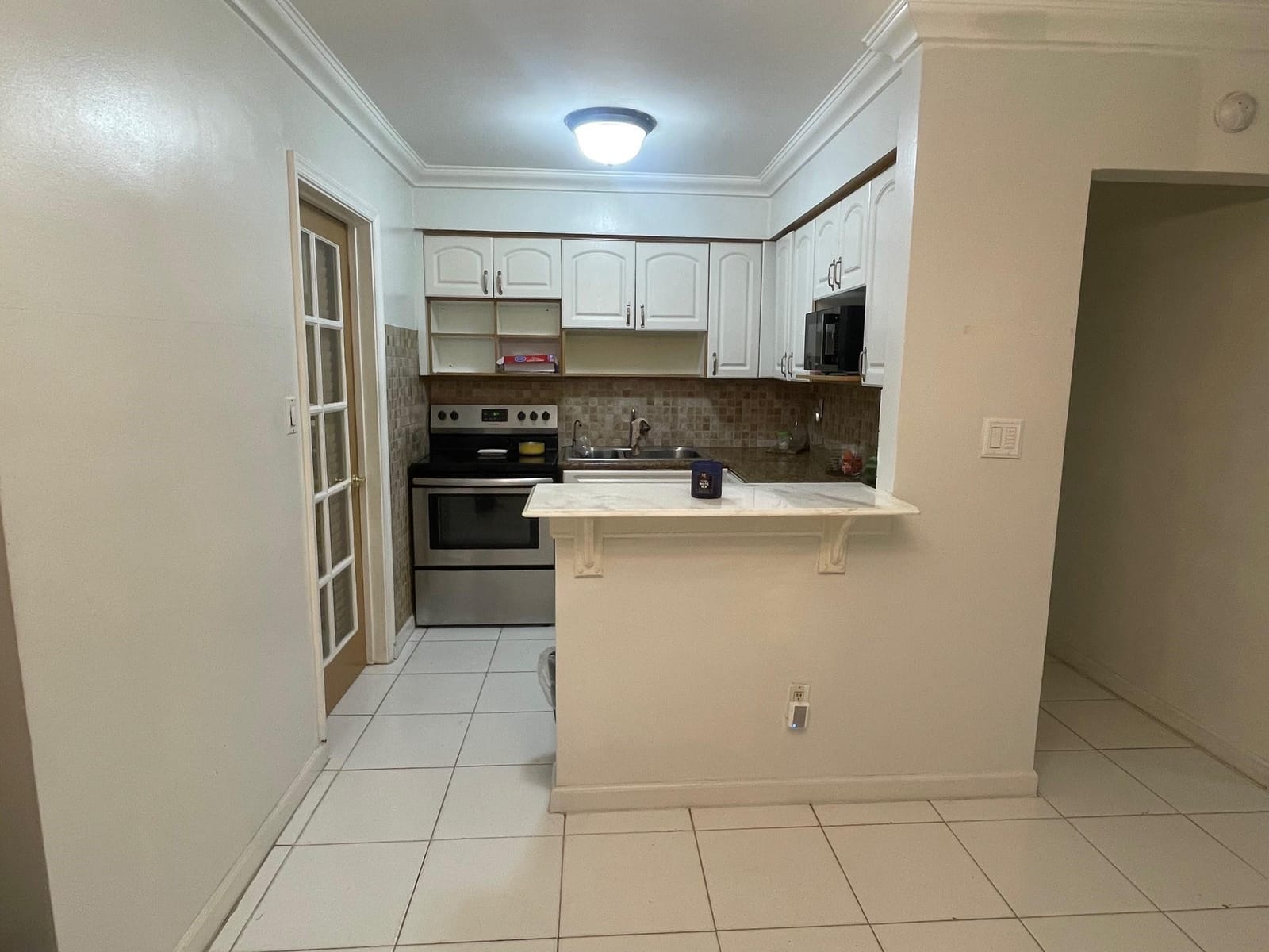 2215 NW 9th Court — photo 5