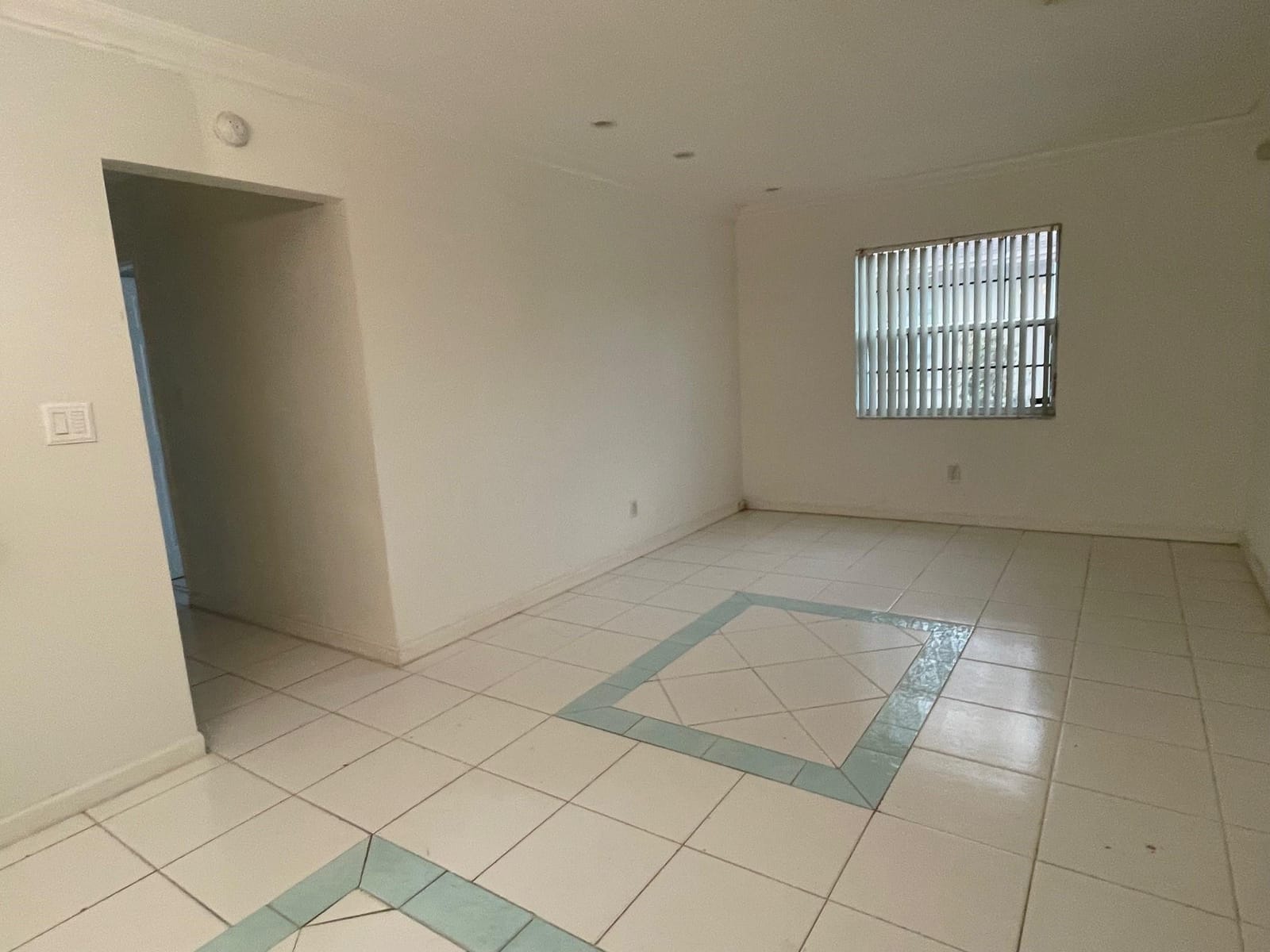 2215 NW 9th Court — photo 6