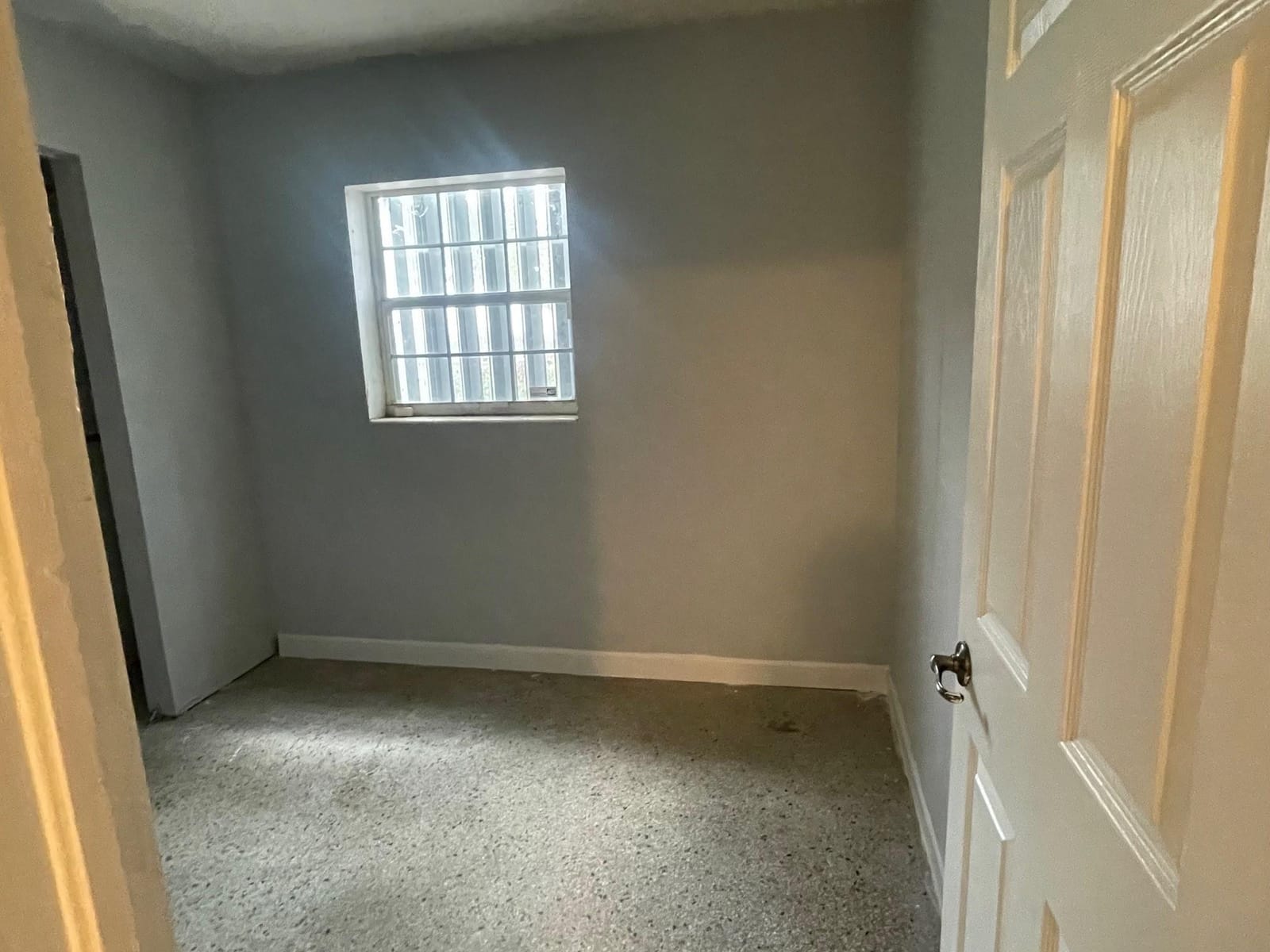 2215 NW 9th Court — photo 8