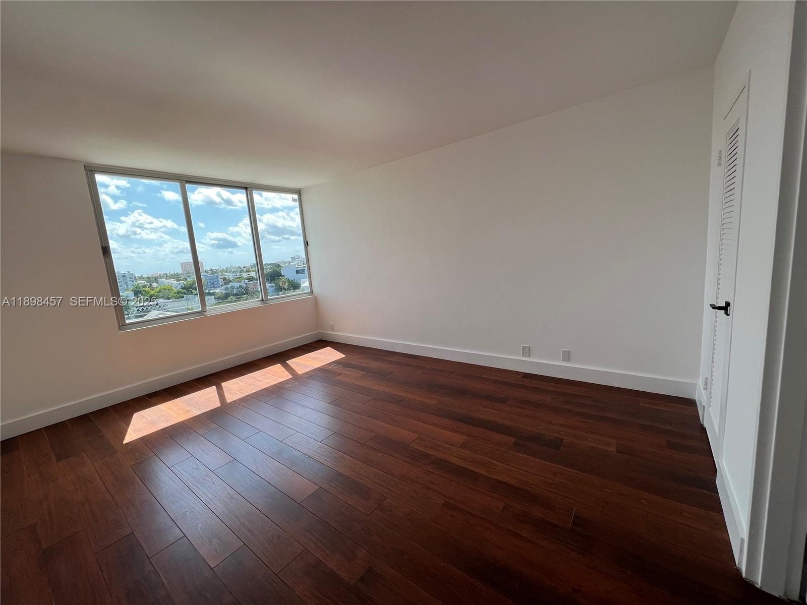 1000 West Avenue 808 — photo 3
