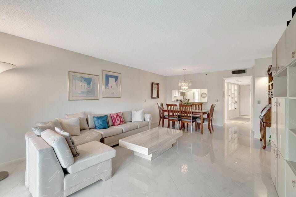 14475 Strathmore Lane 405, Delray Beach, FL 33446