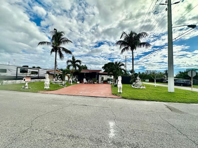2931 Scanlan Avenue, Lake Worth, FL 33461