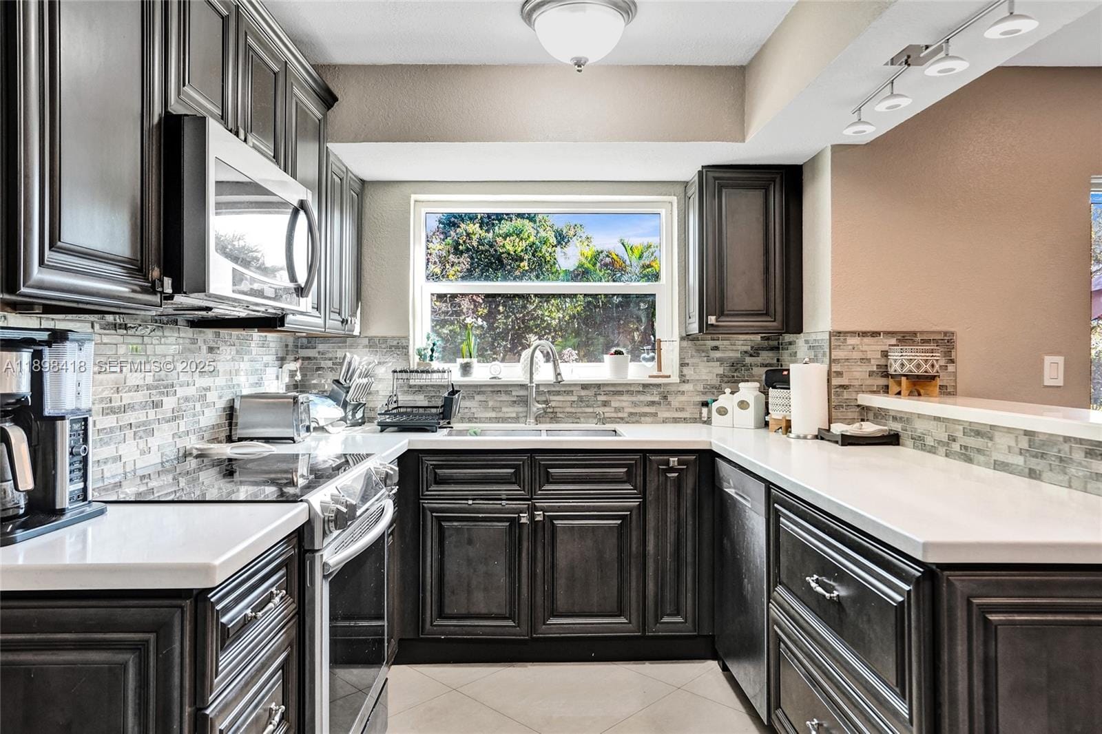 9440 SW 49th Place, Cooper City, FL 33328