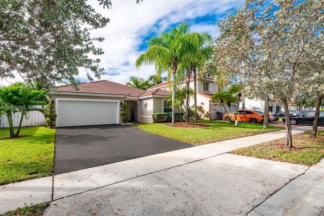 19190 NW 24th Place, Pembroke Pines, FL 33029