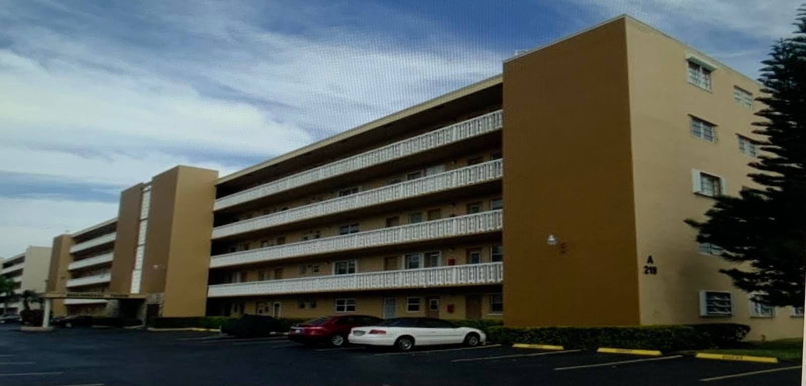 219 NE 14th Avenue 407, Hallandale Beach, FL 33009 photo 2