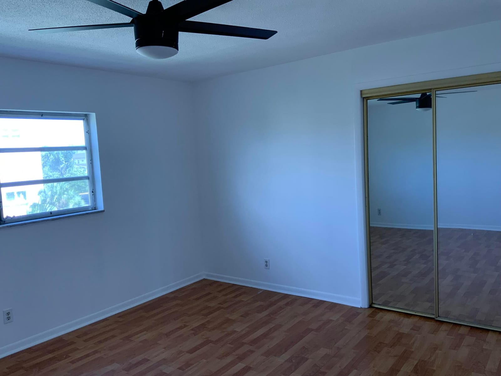 219 NE 14th Avenue 407, Hallandale Beach, FL 33009 photo 12