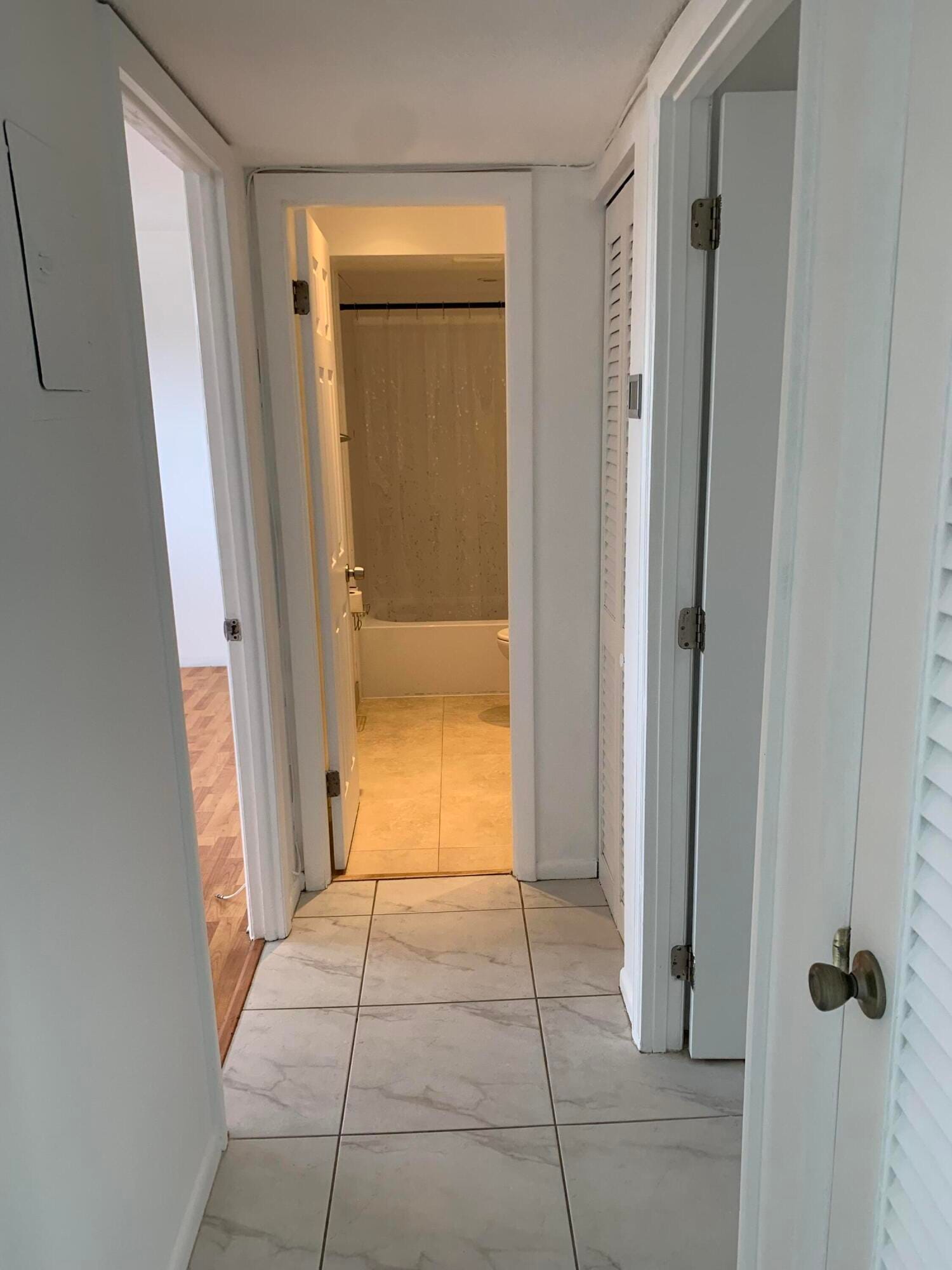 219 NE 14th Avenue 407, Hallandale Beach, FL 33009 photo 17