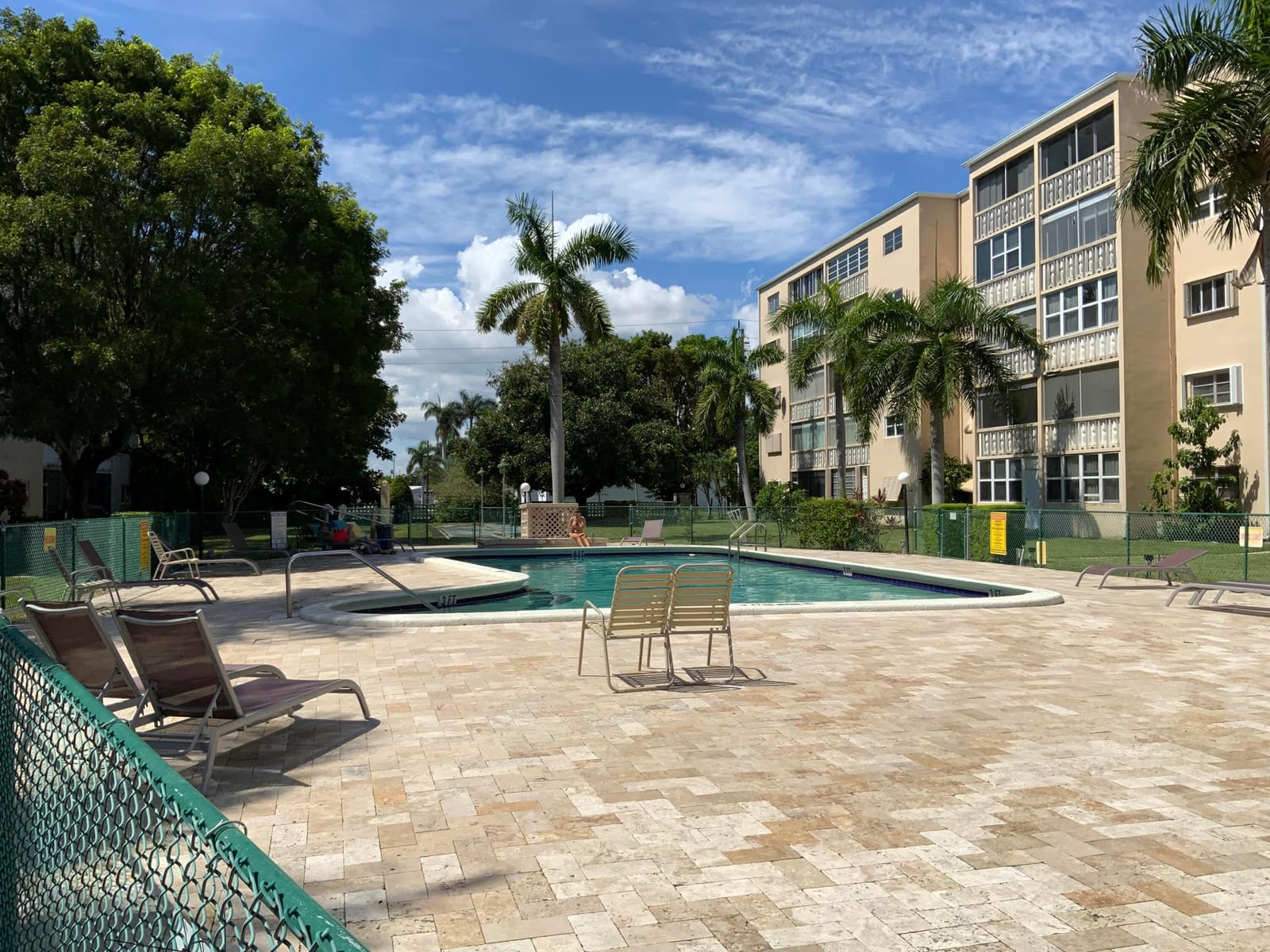 219 NE 14th Avenue 407, Hallandale Beach, FL 33009 photo 3