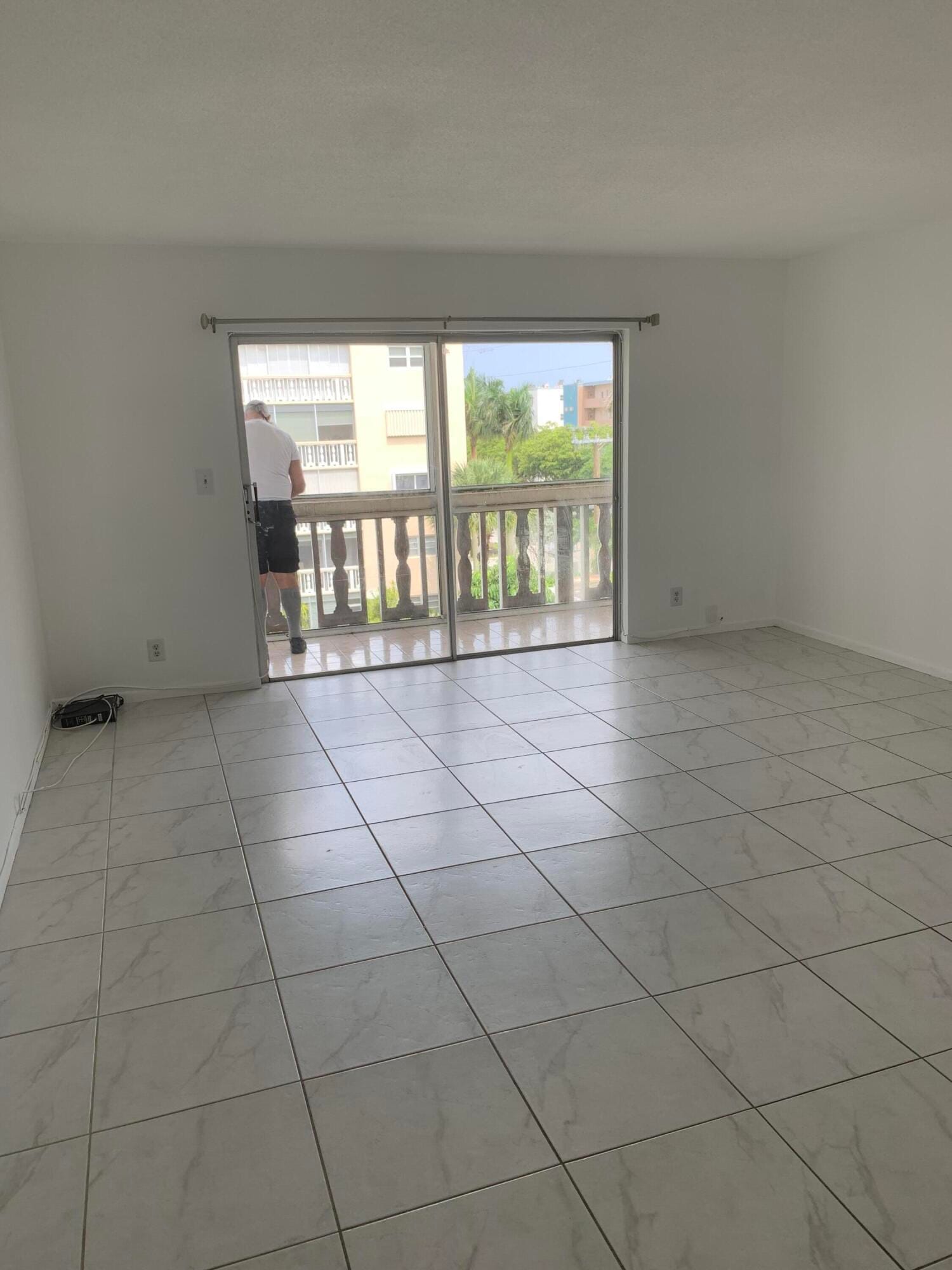 219 NE 14th Avenue 407, Hallandale Beach, FL 33009 photo 8