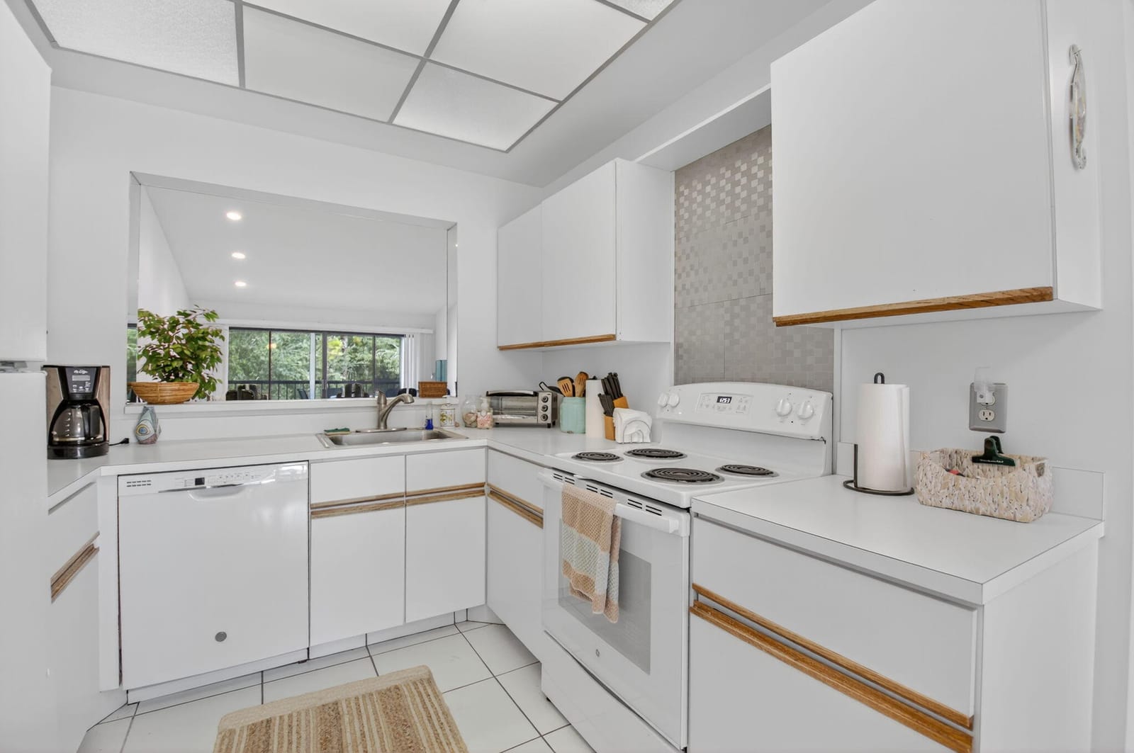 5055 Oak Hill Lane 222, Delray Beach, FL 33484 photo 12