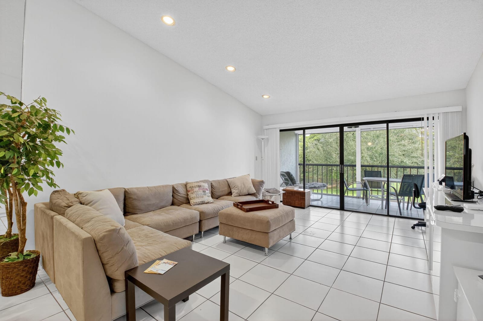 5055 Oak Hill Lane 222, Delray Beach, FL 33484 photo 6