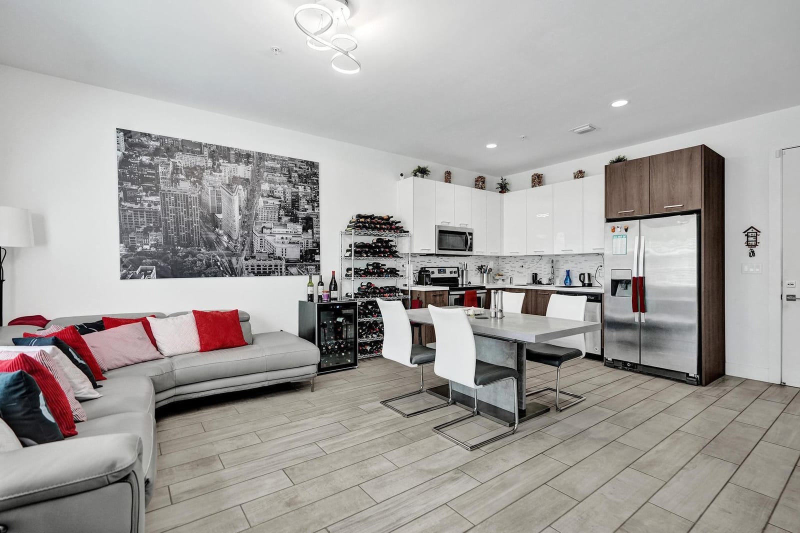 480 NE 35th Court 2 — photo 3